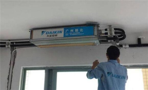 中央空调位置安装错了怎么解决_中央空调位置安装错了如何接管_中央空调安装位置